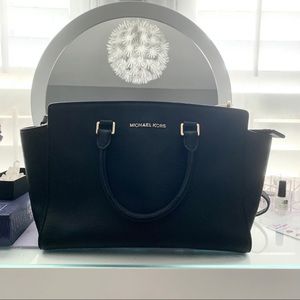 Michael Kors Selma Medium Saffiano